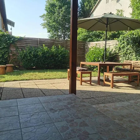 Garden Vendeghaz * Velence