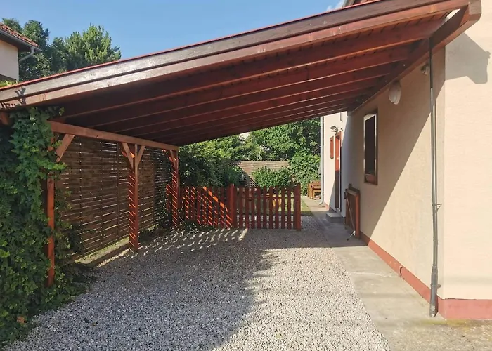 Vakantiehuis Garden Vendeghaz *